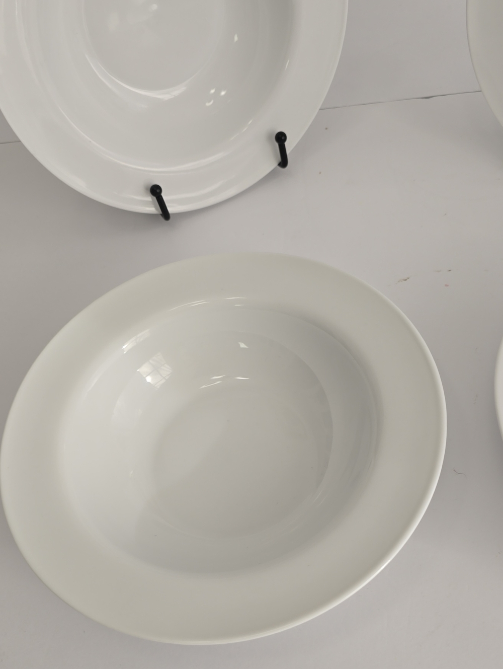 Pier 1 Imports Set Of 4 Luminous White Porcelain Soup Pasta Bowls - Picture 5 of 16